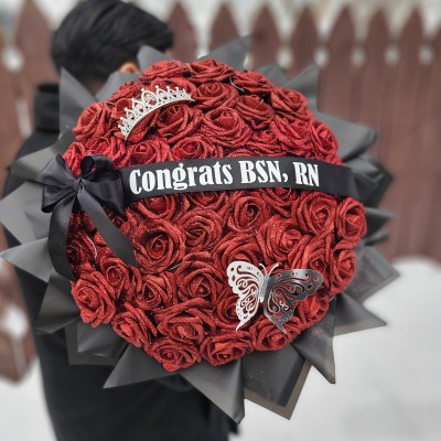 Glitter Roses Graduation Bouquet: Personalized Class of 2026 Gift